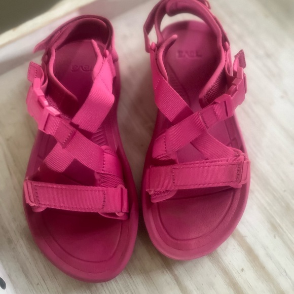 Teva Pink Adventure Sandals with Cushioned Footbed - Picture 2 of 3